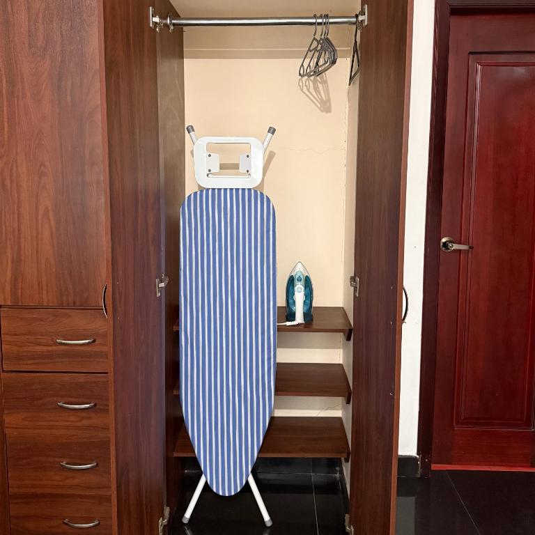 Casa con Habitaciones privadas - Habitación Familiar con baño privado - 8