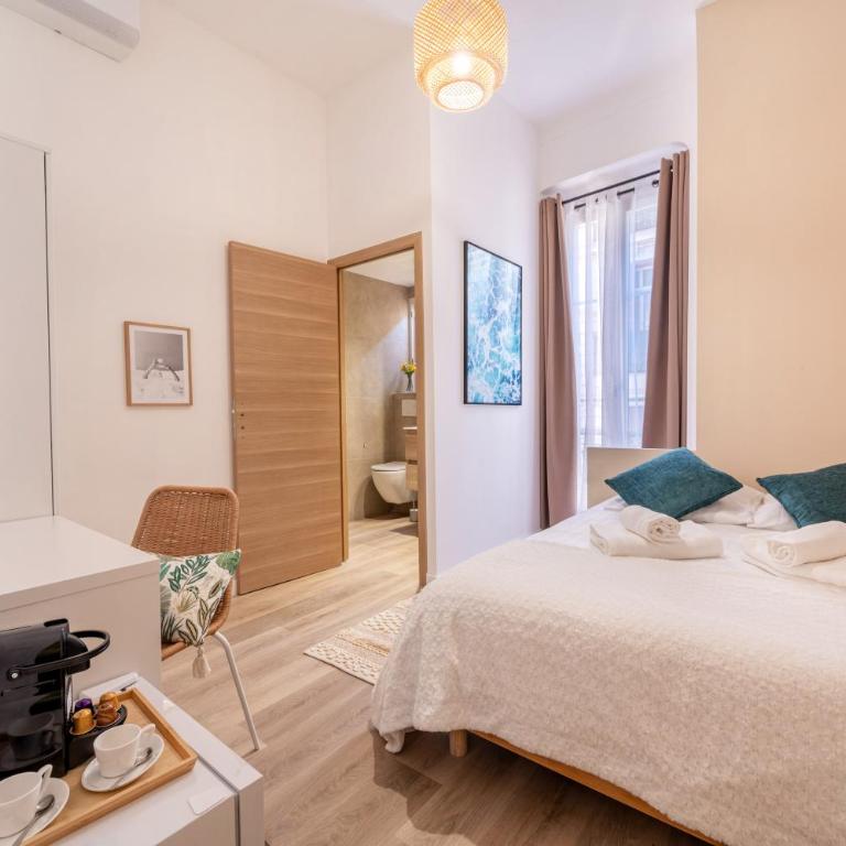 Chambre 4 La Nissa Bella - Chambre Double avec Salle de Bains Privative - 1