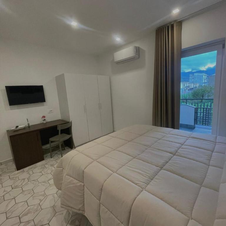 Domus Fontana - Deluxe Double Room with Balcony - 3