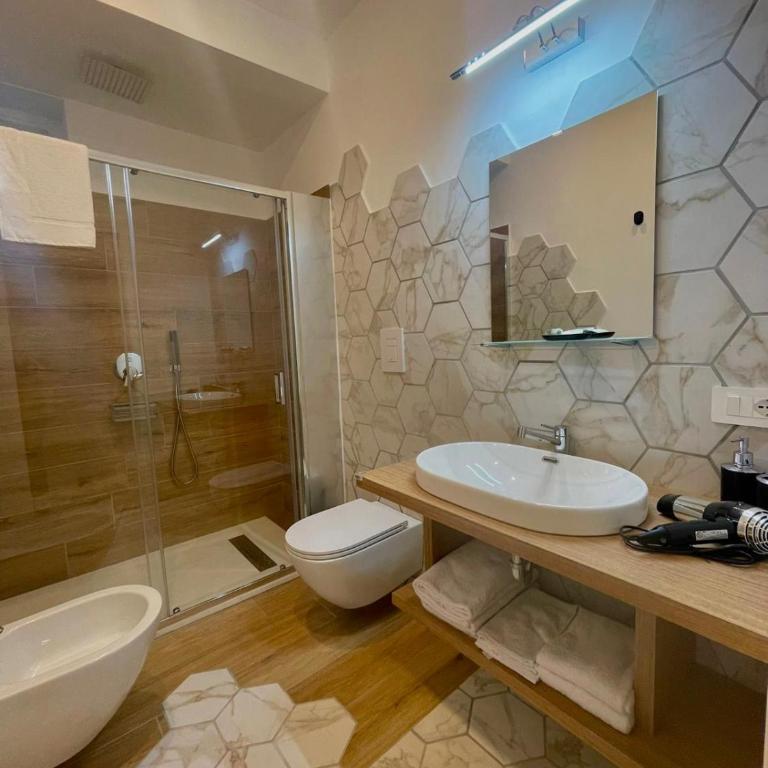 Domus Fontana - Deluxe Double Room with Balcony - 4