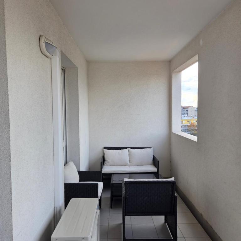 Appartement 3 pièces + terrasse - Apartamento de 2 dormitorios - 9
