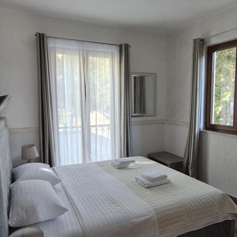 Bocche di Cattaro Apartments - One-Bedroom Apartment with Terrace and Sea View - 4