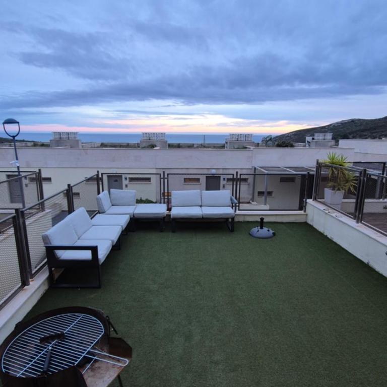 Piscina, Barbacoa, Jardín privado, Adosado familiar 160 m, vistas al mar y montaña, 7 personas, wifi, mascotas - Casa Unifamiliar de 2 dormitorios - 69