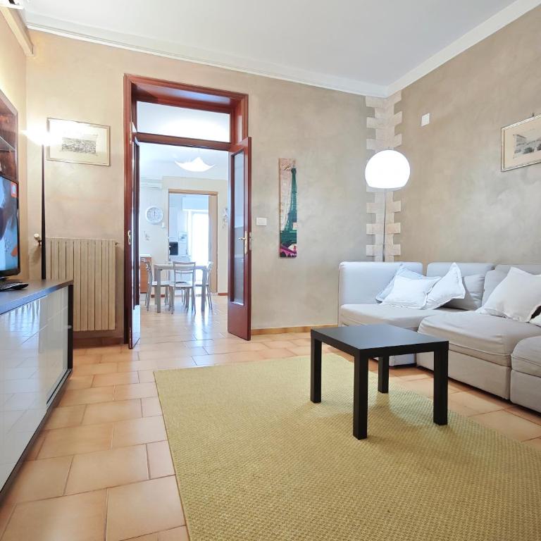 ComodHouse - Two-Bedroom Apartment with Balcony - 5