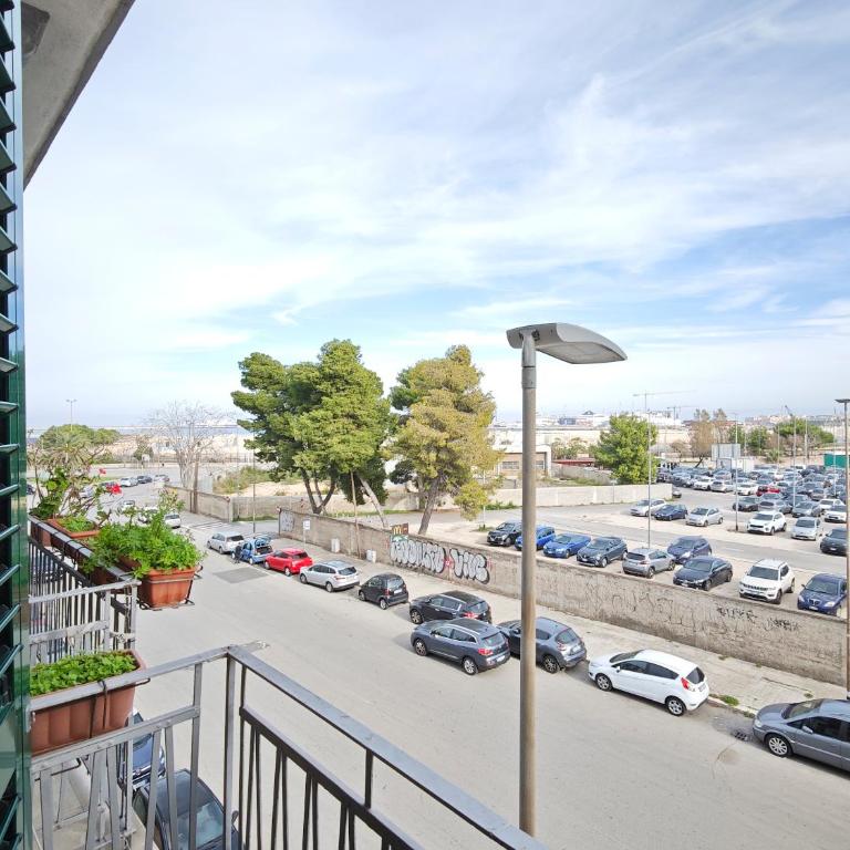 ComodHouse - Two-Bedroom Apartment with Balcony - 11