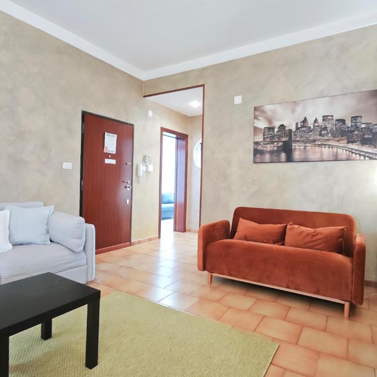 ComodHouse - Two-Bedroom Apartment with Balcony - 12
