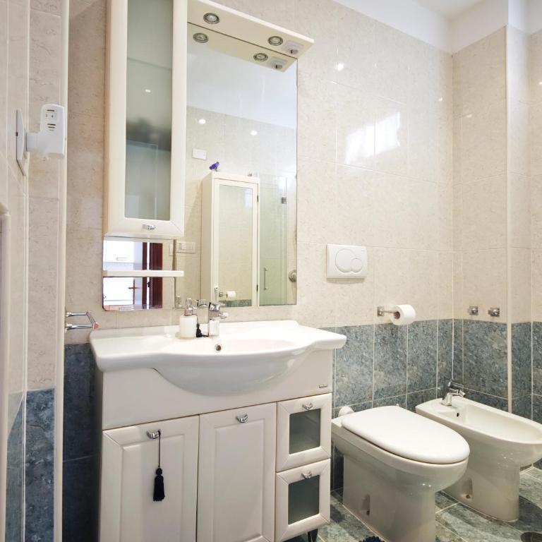 ComodHouse - Two-Bedroom Apartment with Balcony - 14