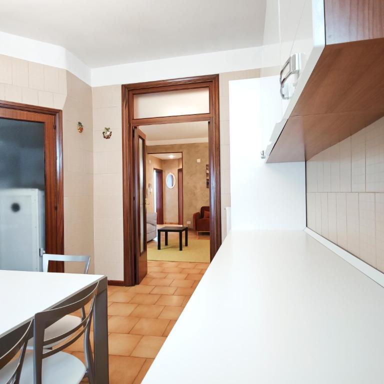 ComodHouse - Two-Bedroom Apartment with Balcony - 24