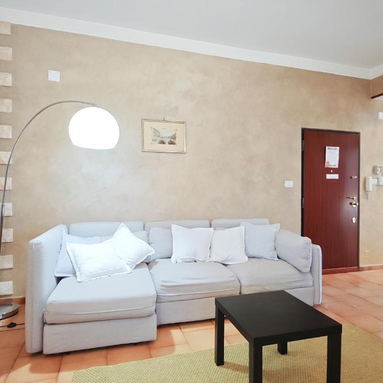 ComodHouse - Two-Bedroom Apartment with Balcony - 39