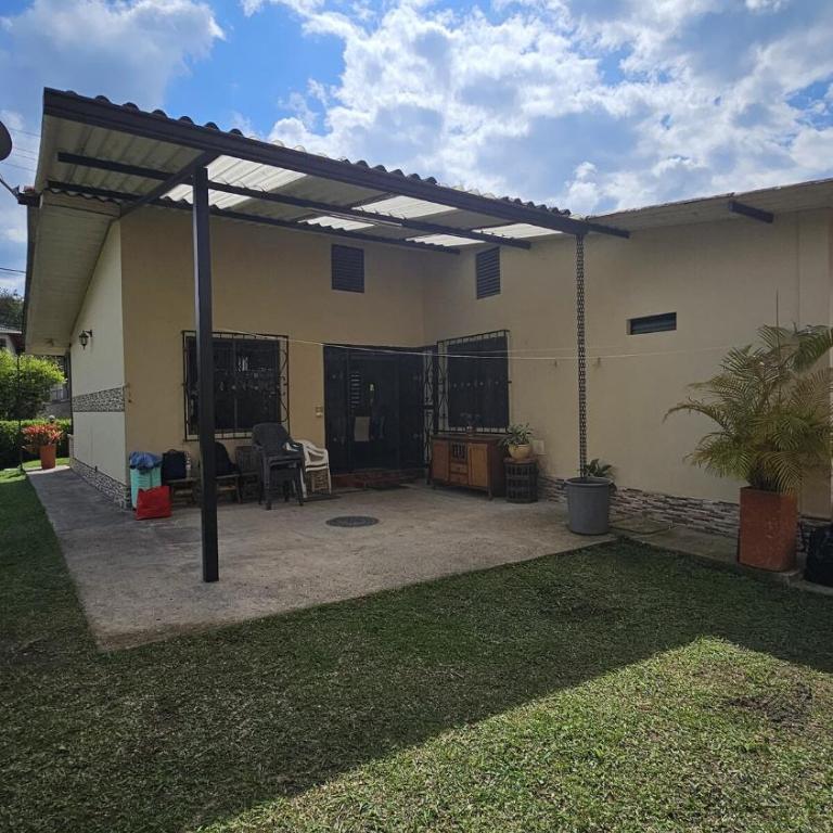 Casa campestre cerca de termales con WiFi y parqueadero - Casa de 3 dormitorios - 12