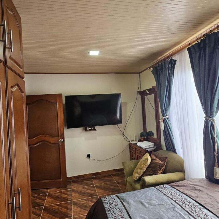 Casa campestre cerca de termales con WiFi y parqueadero - Casa de 3 dormitorios - 9