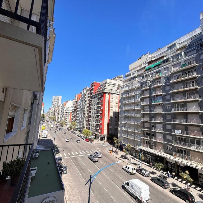 spacious apartment with view to the Av. Colon - Apartment - 16
