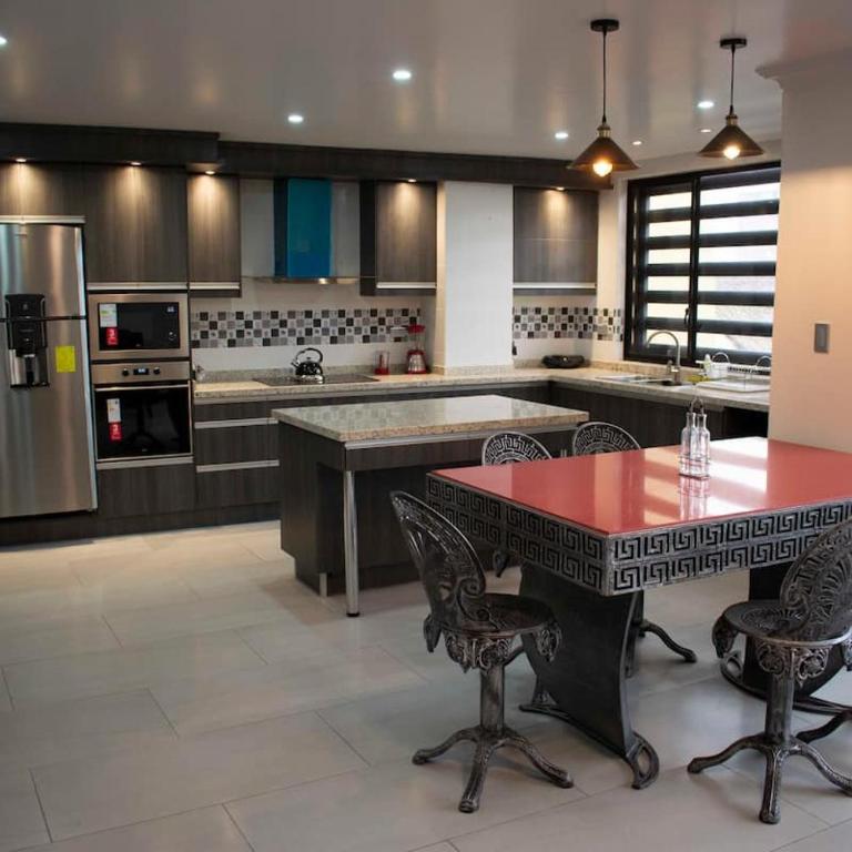 Lujoso apartamento en el centro de Ambato - Apartamento de 2 dormitorios - 1