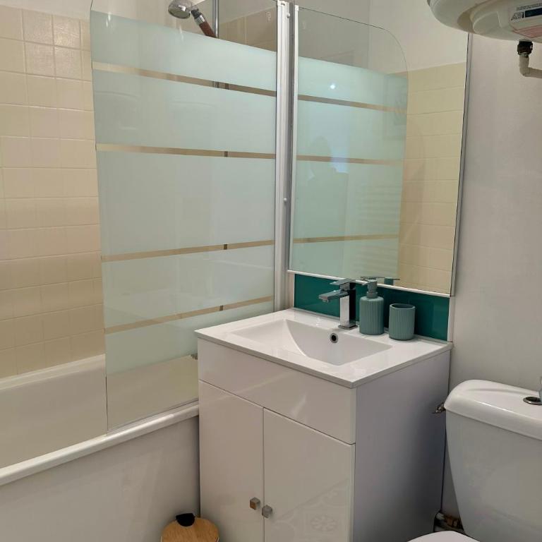 Appartement deux pièces élégant avec Vue sur Parc - Plage & Centre-Ville à Pied - Appartamento con 1 Camera da Letto - 10