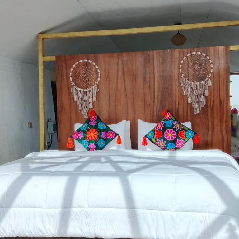 Titicaca Amanecer Lodge - Deluxe Queen Room with Two Queen Beds - 1