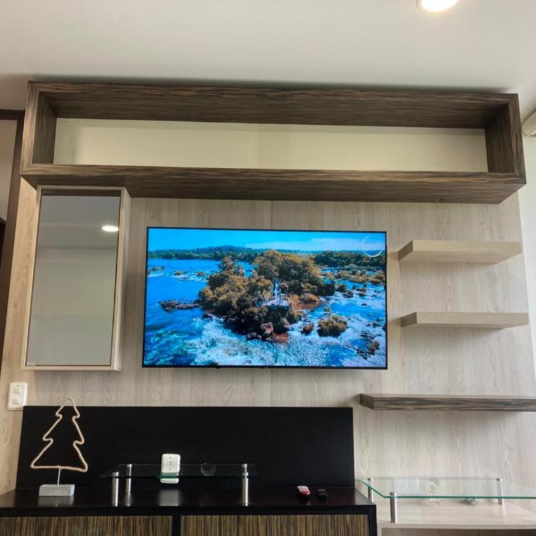 Beautiful Loft close to airport,pool gym & parking - Apartamento Superior de 1 dormitorio - 2