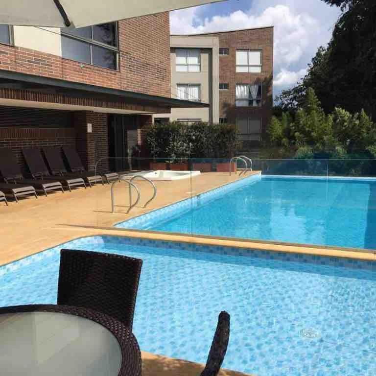Beautiful Loft close to airport,pool gym & parking - Apartamento Superior de 1 dormitorio - 8
