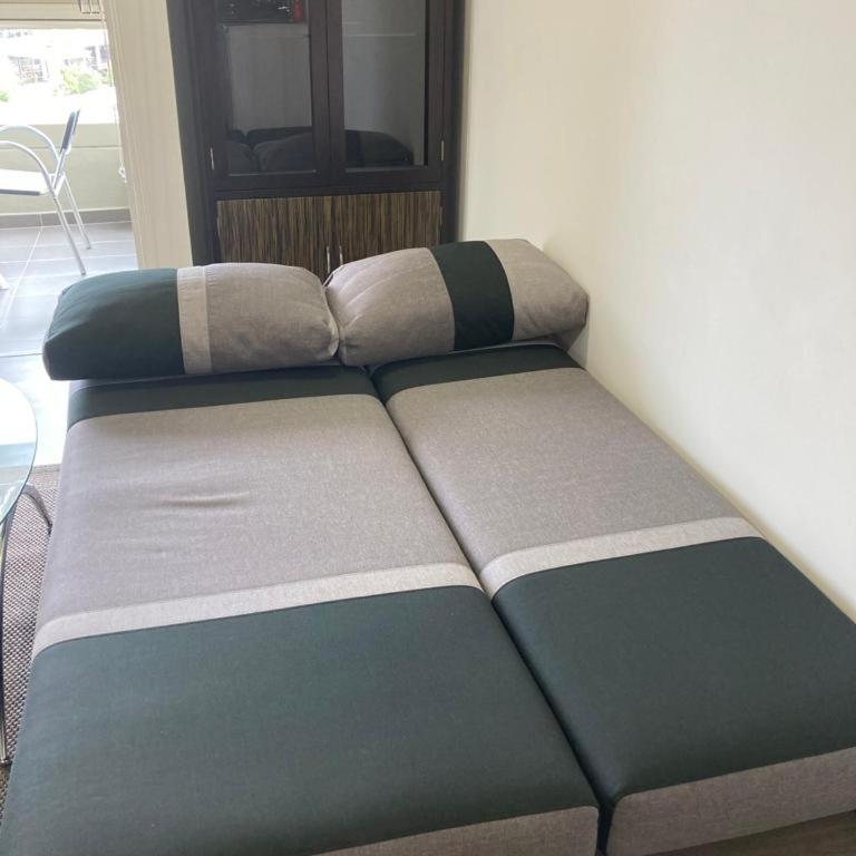 Beautiful Loft close to airport,pool gym & parking - Apartamento Superior de 1 dormitorio - 17