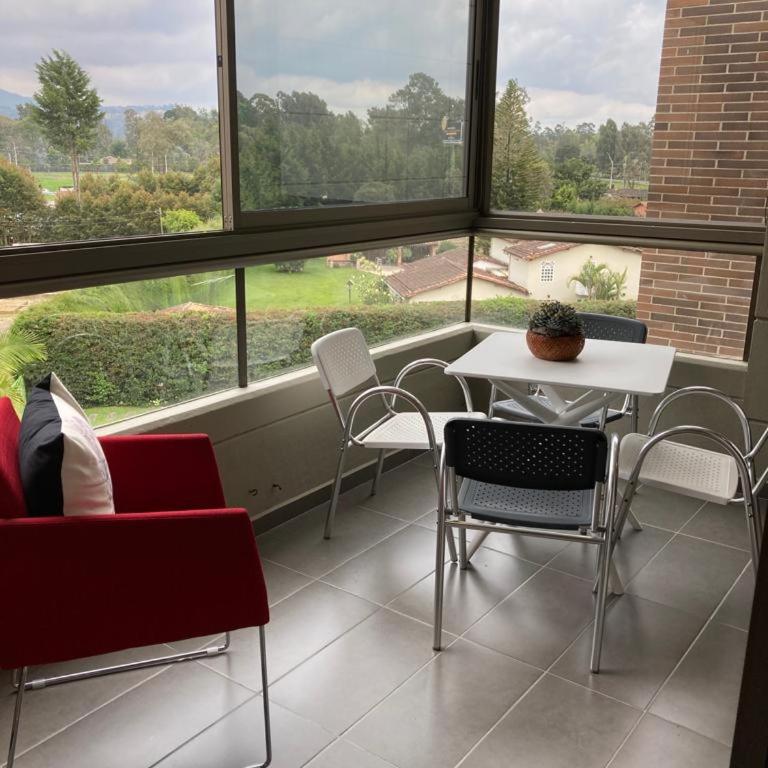 Beautiful Loft close to airport,pool gym & parking - Apartamento Superior de 1 dormitorio - 23