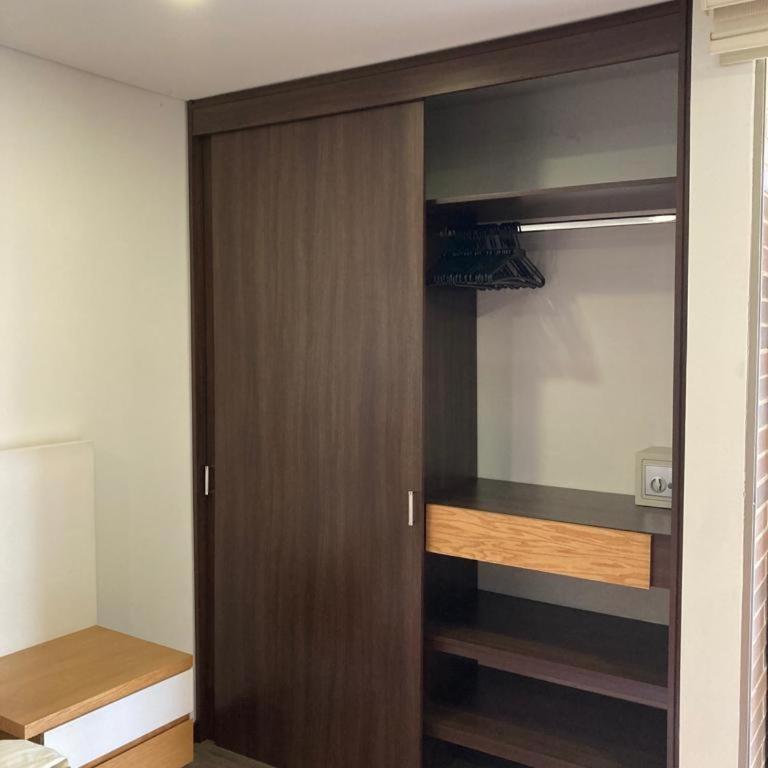 Beautiful Loft close to airport,pool gym & parking - Apartamento Superior de 1 dormitorio - 25