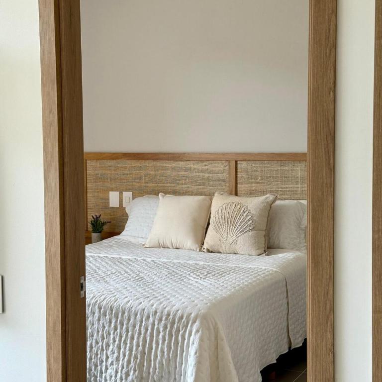 2BR 2BA Apt Baia Kristal Cartagena Crystal Lagoon - Two-Bedroom Apartment with Balcony - 4