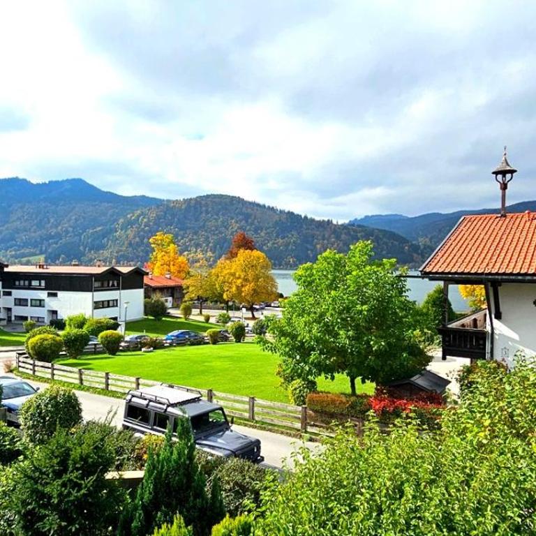 Das Maximilian - Feines Landhotel am Schliersee - Doppelzimmer mit Seeblick - 3