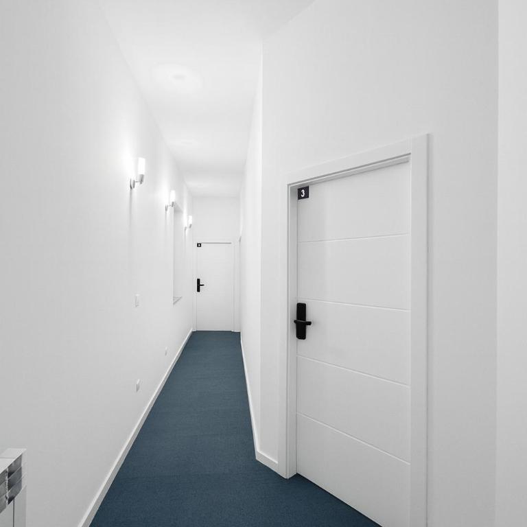 Royal Blue Central Point - Standard Double Room - 2