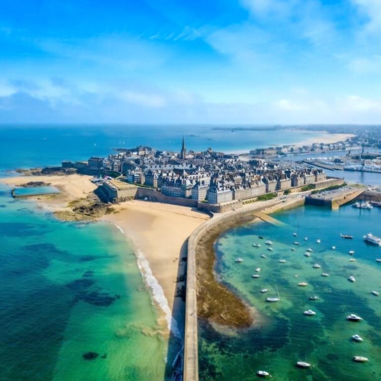 Le Rubis - hyper centre et proche plage - Appartement 2 Chambres - 32