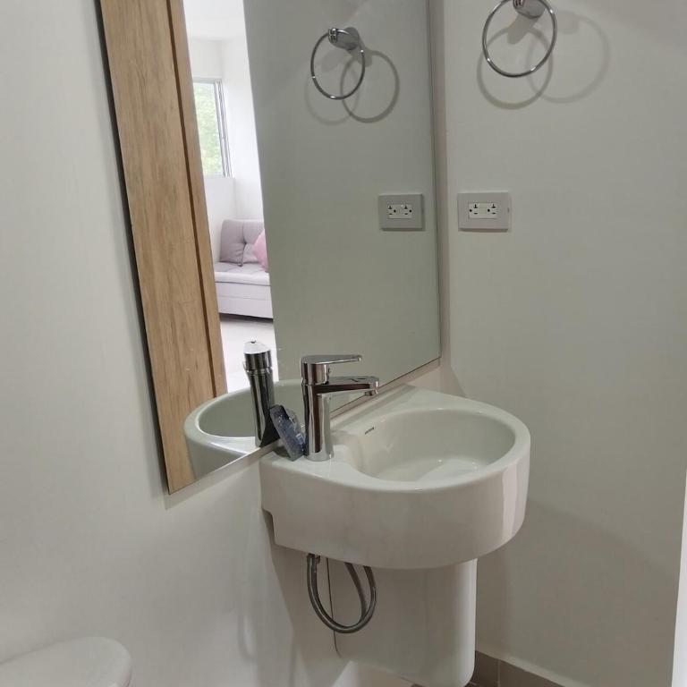 AptoSuite de la Sierra - Two-Bedroom Apartment - 12