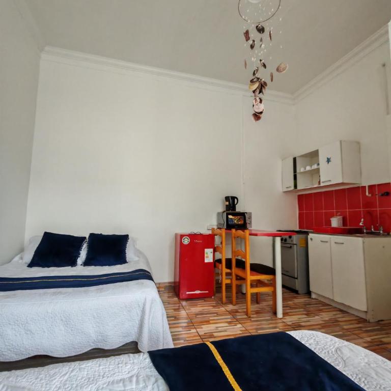 Hostal Vicmar - Estudio - 4