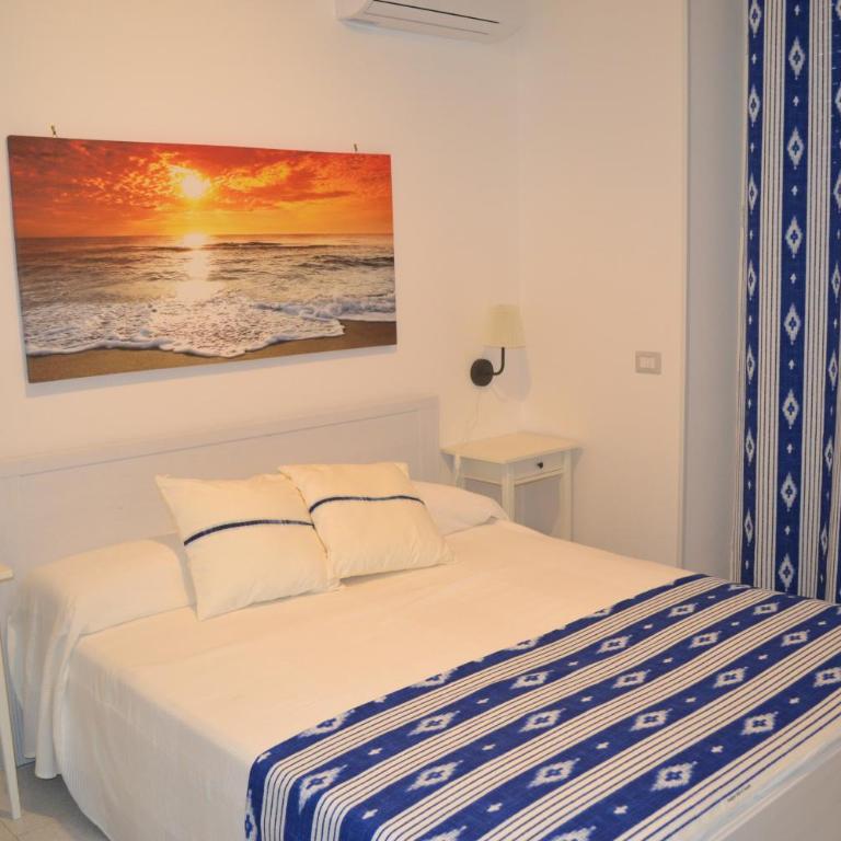 Il Cortiletto Di Piazza Verga - Double Room with Garden View - 6