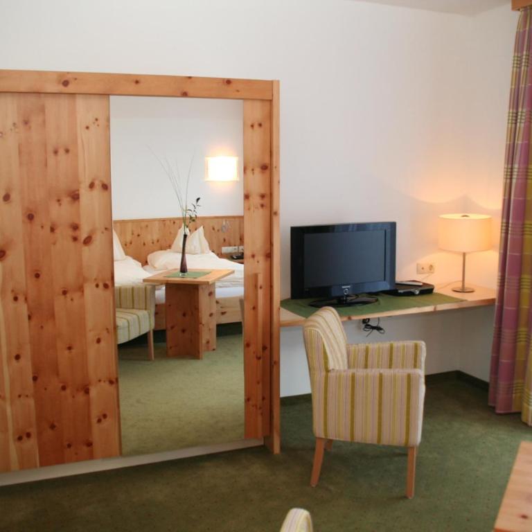 Hotel Mathiesn - Doppelzimmer mit Balkon - 3