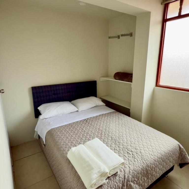 Habitación privada en el centro de la ciudad - One-Bedroom Apartment - 4