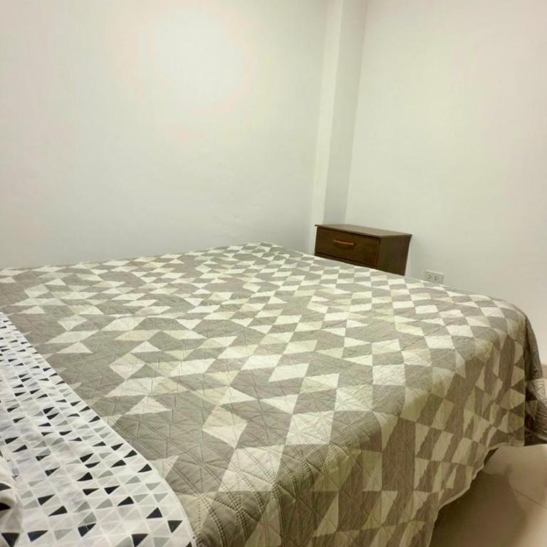 Departamento completo en el primer piso - Three-Bedroom Apartment - 8