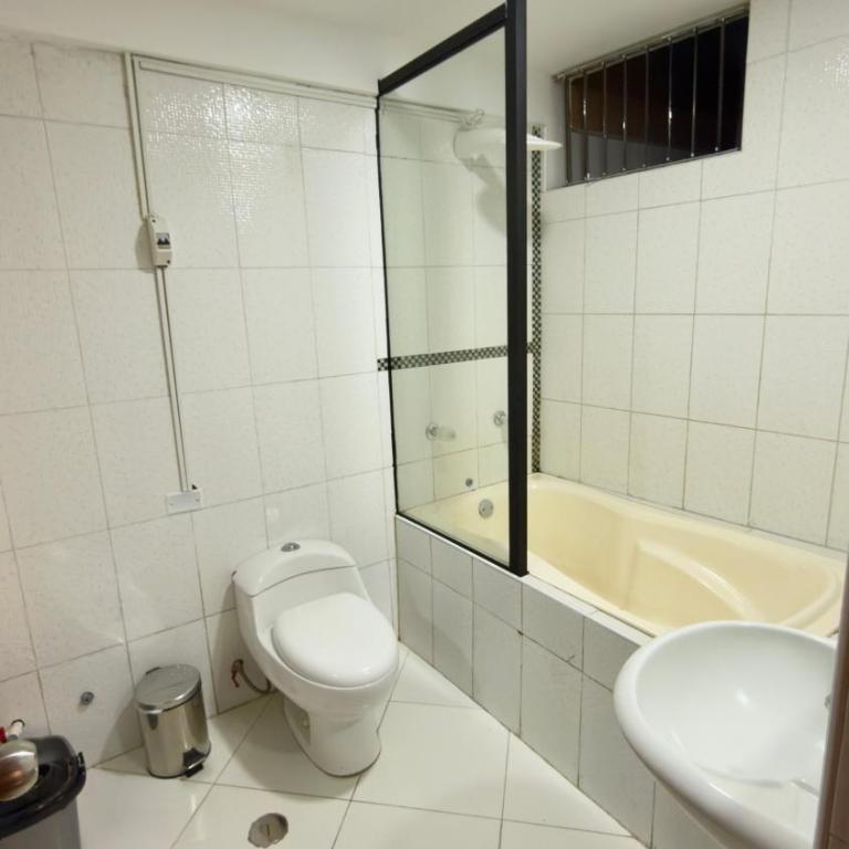 Departamento completo en el primer piso - Three-Bedroom Apartment - 17