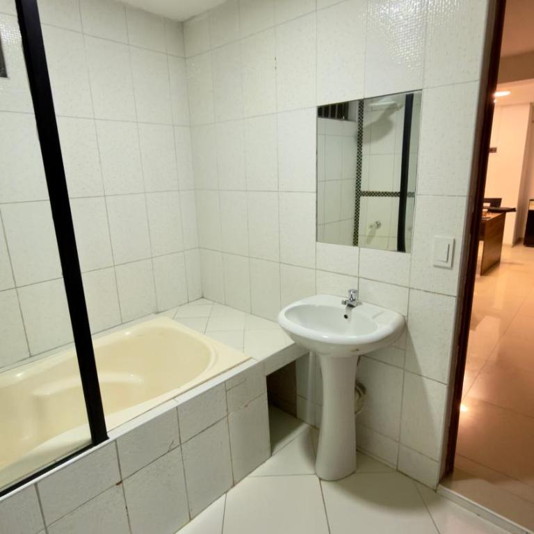 Departamento completo en el primer piso - Three-Bedroom Apartment - 18
