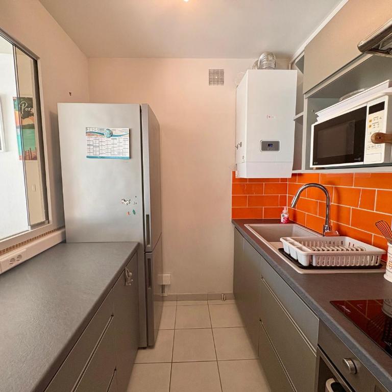 Bel appartement à St Jean de Monts avec balcon et parking, proche plage et commerces - FR-1-323-585 - Apartment - 12