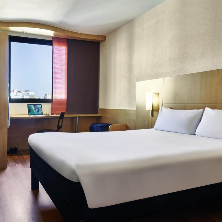 Ibis Barcelona Centro (Sagrada Familia) - Double Room - 3