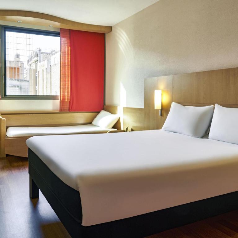 Ibis Barcelona Centro (Sagrada Familia) - Double Room with Extra Bed - 1