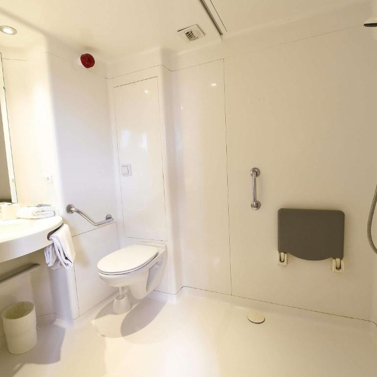 ibis budget Dijon Saint Apollinaire - Chambre Double Standard - Accessible aux Personnes à Mobilité Réduite - 3