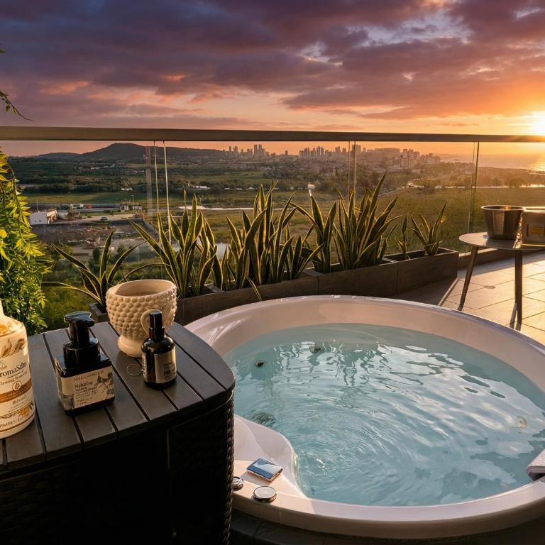 Dominique Luxury - 1 BR - Private Jacuzzi - 13th Floor - One-Bedroom Apartment - 7