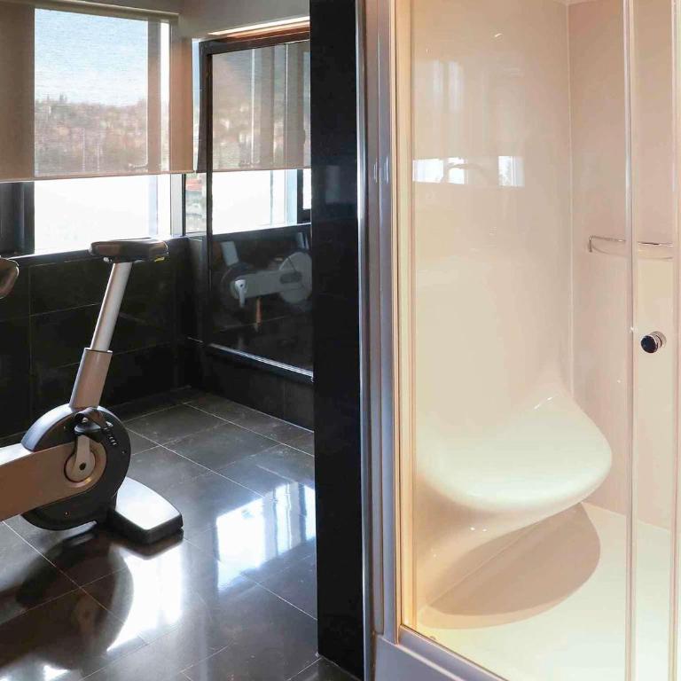 Movenpick hotel Sarajevo - Deluxe King Suite with Sofa - 7