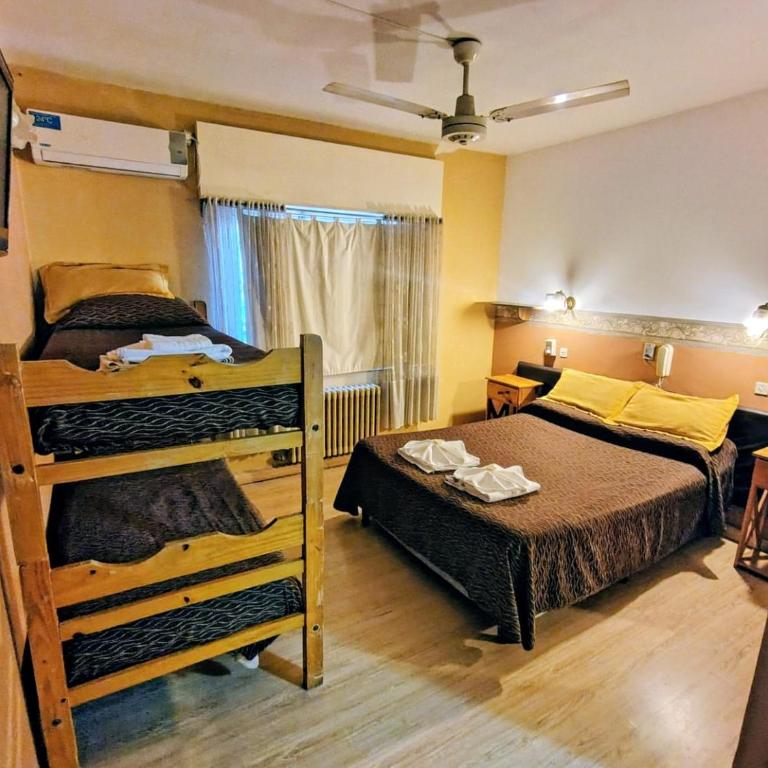 Hotel Ritz - Habitación cuádruple - 2