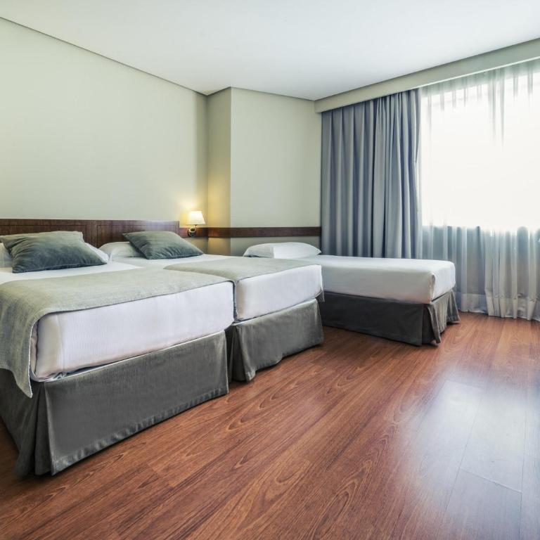 Hotel Carlton Rioja - Habitación Triple Estándar - 4