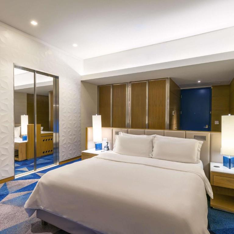Sofitel Mexico City Reforma - Habitación de lujo con cama extragrande y vistas a la ciudad - 8