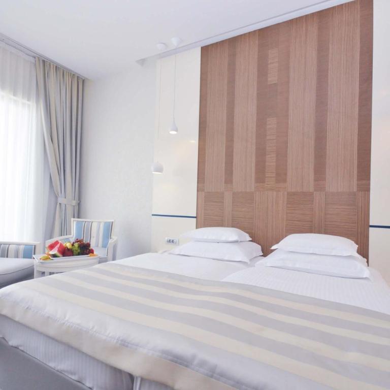 Hotel Bracera - Dvokrevetna Soba sa Bračnim Krevetom/Zasebnim Krevetima i Balkonom - 1