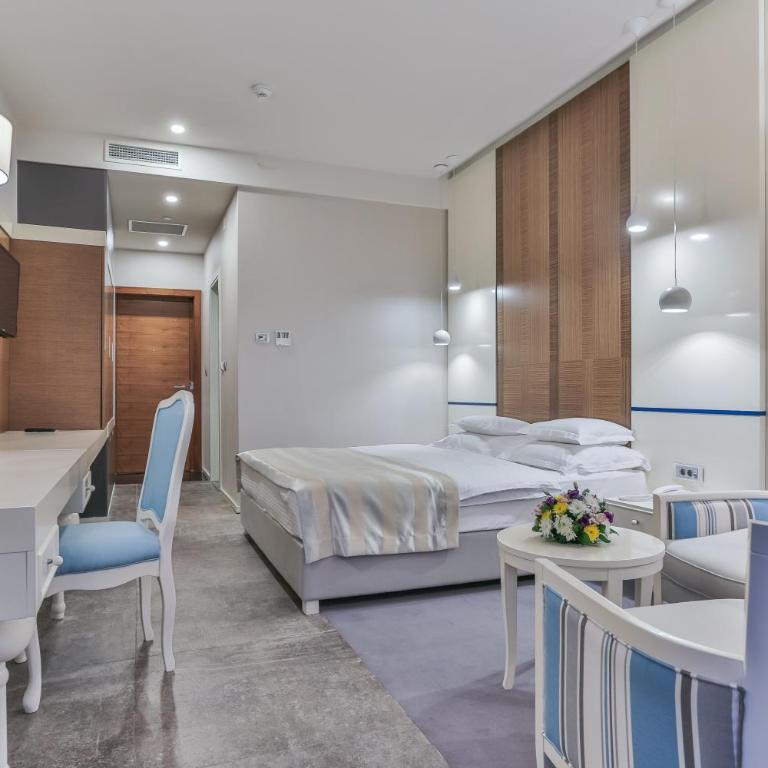 Hotel Bracera - Dvokrevetna Soba sa Bračnim Krevetom/Zasebnim Krevetima i Balkonom - 2
