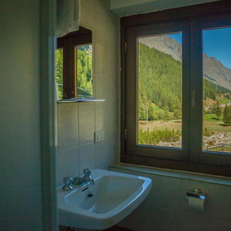 Hotel Camping Grivola - Camera Matrimoniale/Doppia con Letti Singoli - Edificio Separato - 1