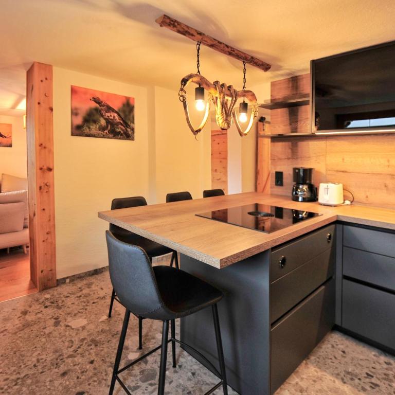 Summit Residence - Two-Bedroom Apartment with Balcony and Terrace - 3
