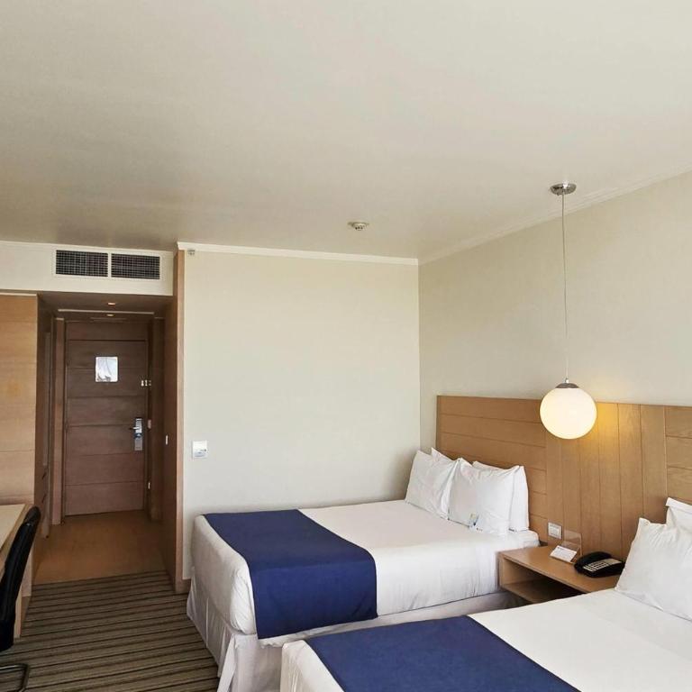 Wyndham Concepcion Pettra - Standard 2 Double Beds, City View, Non-Smoking - 1